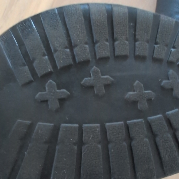 boc Black Heeled Boots - Picture 5 of 9